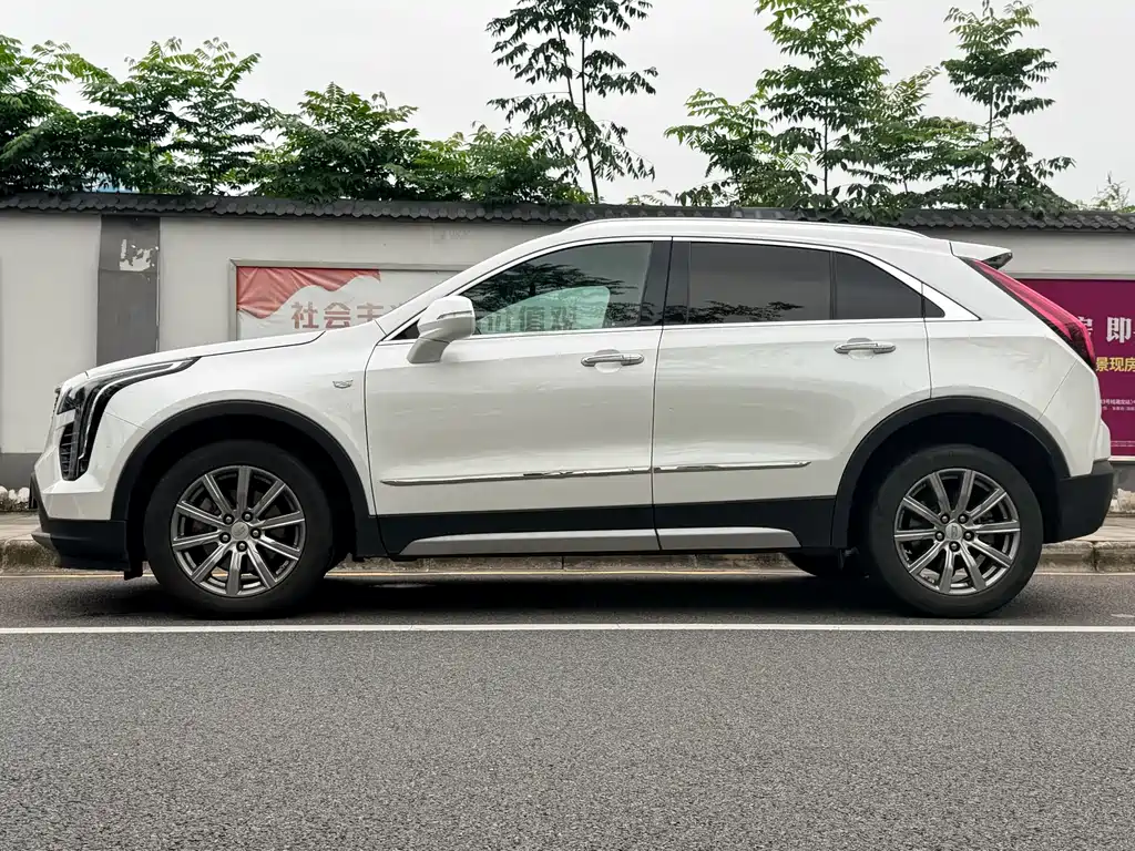 Cadillac XT4 2018 — фото 4