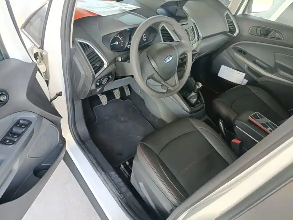 Ford EcoSport 2017 — фото 12
