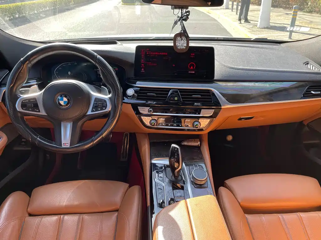 BMW 6 Series GT 2021 — фото 10