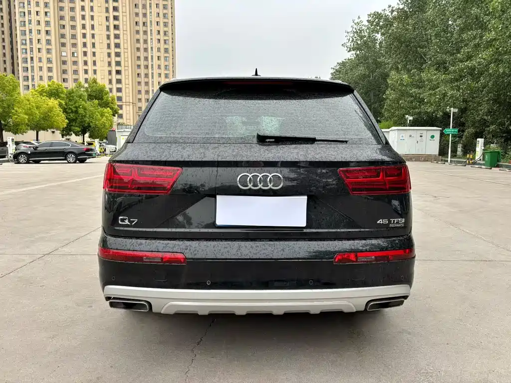 Audi Q7 2019 — фото 13