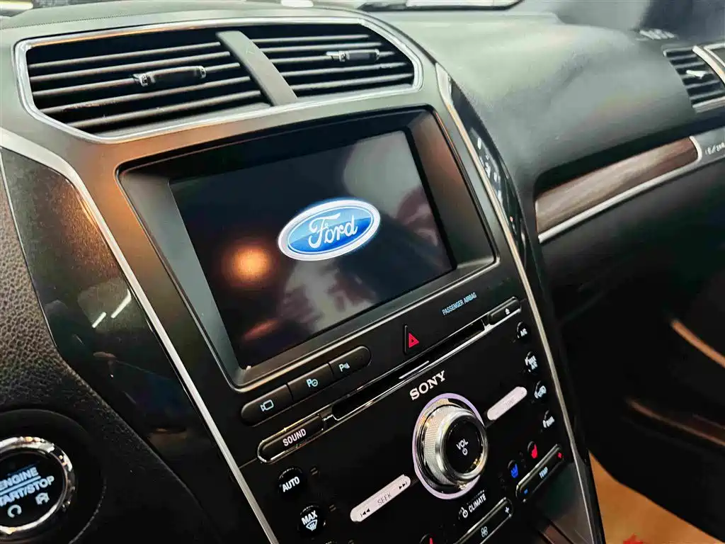 Ford Explorer 2018 — фото 12