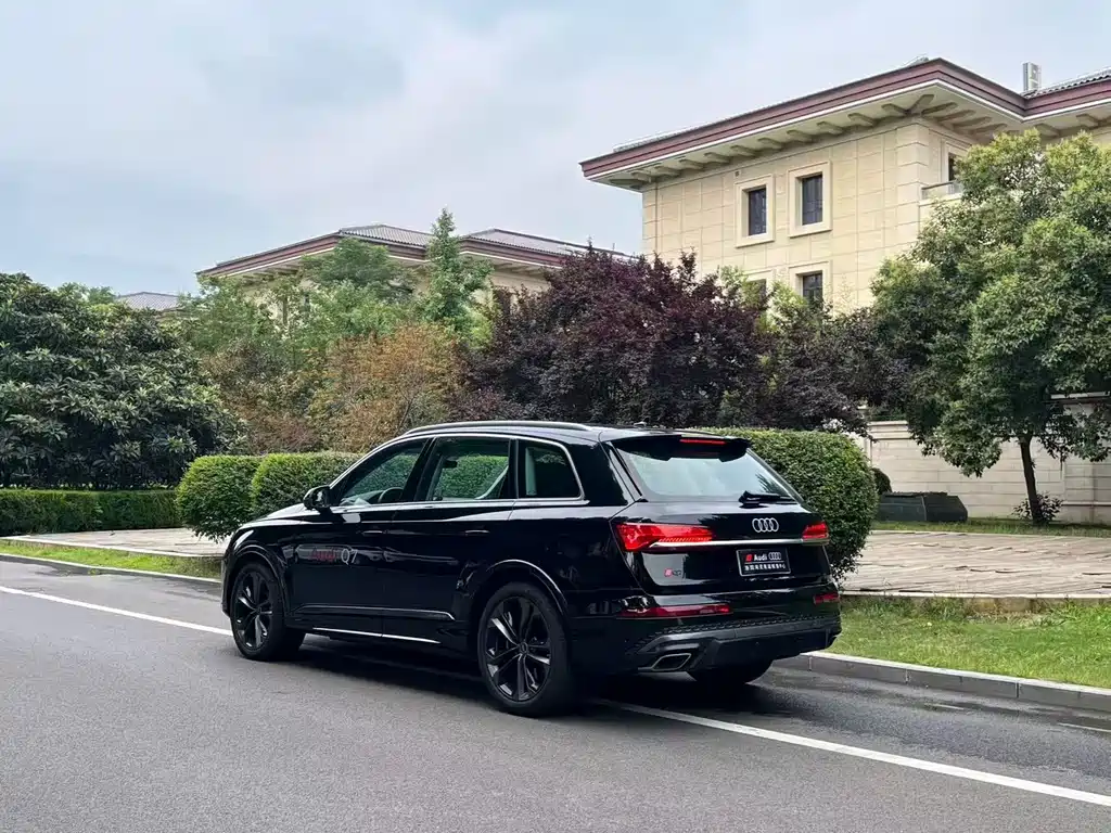 Audi Q7 2025