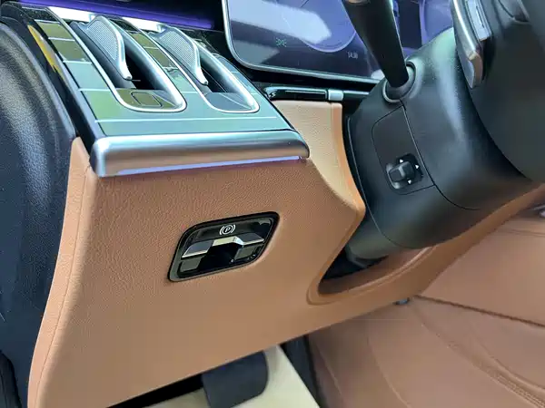 Mercedes-Benz S-Class 2024