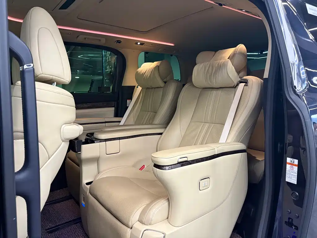 Toyota Vellfire 2021