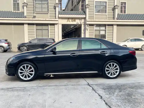 Toyota Reiz 2012