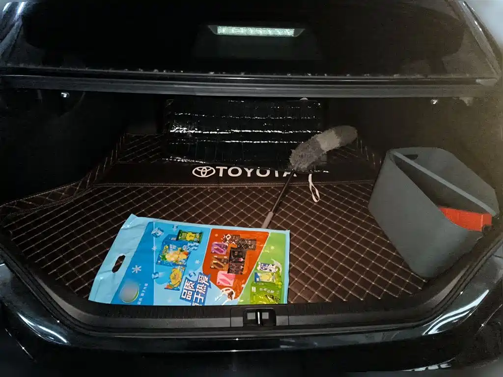 Toyota Camry 2022 — фото 16