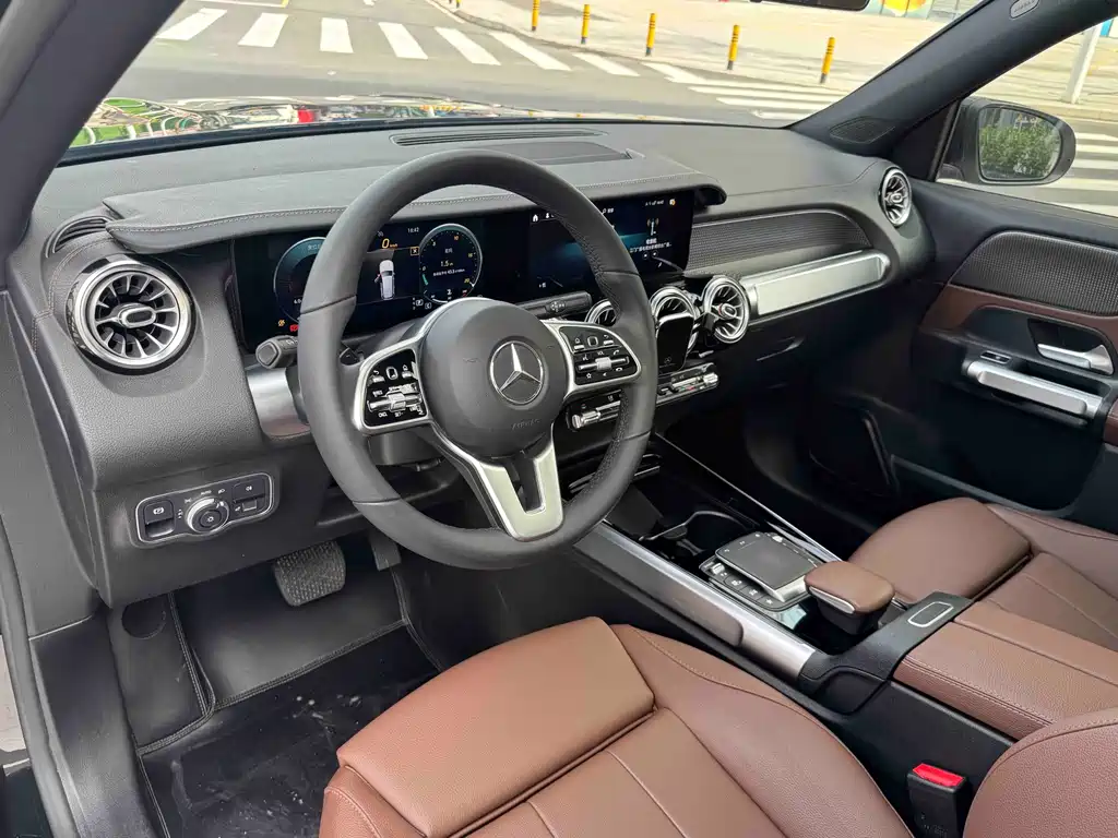 Mercedes-Benz GLB 2021