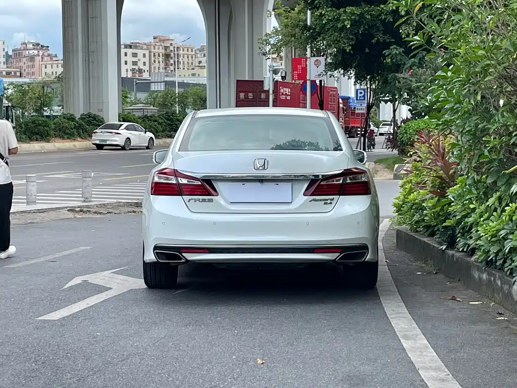 Honda Accord 2016 — фото 3