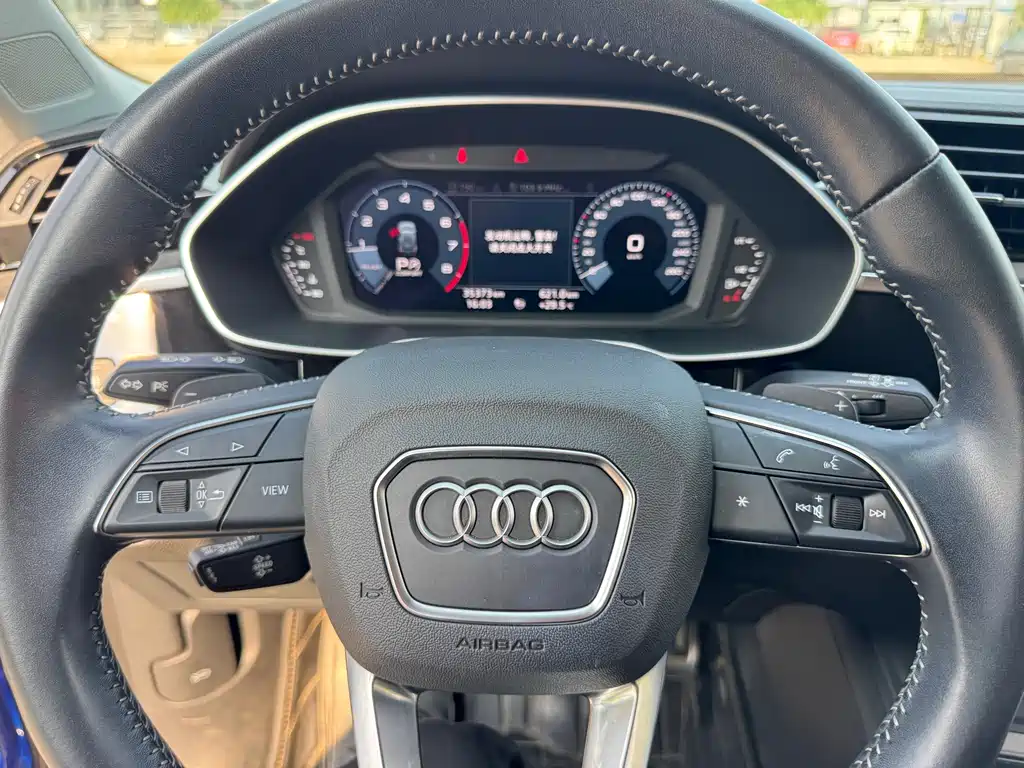 Audi Q3 2021 — фото 13
