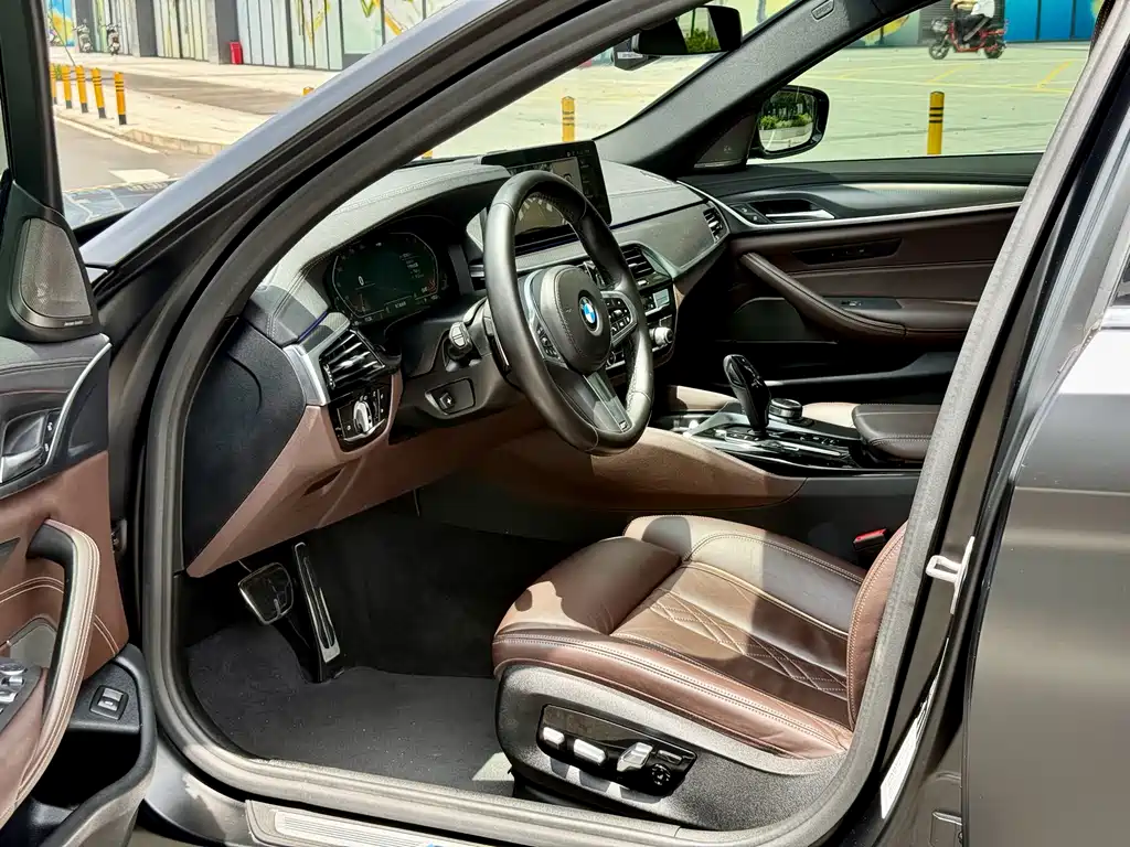 BMW 5 Series 2022