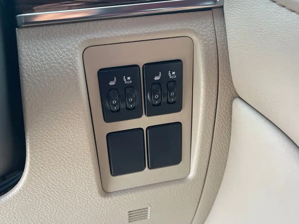 Toyota Land Cruiser 2019 — фото 11