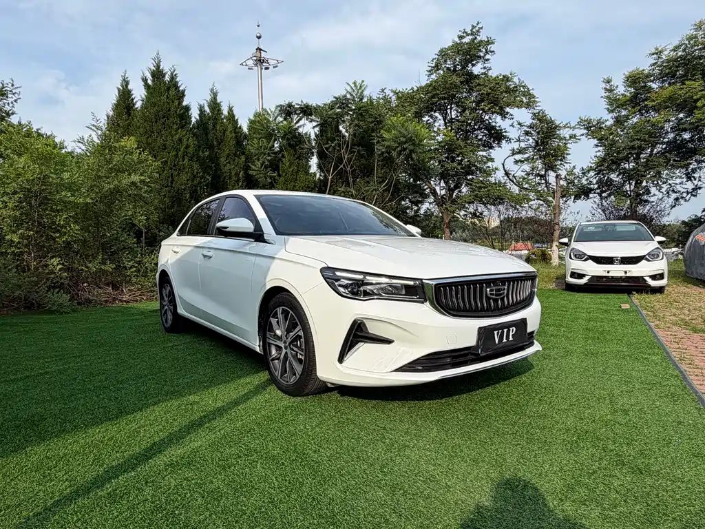 Geely Emgrand 2021