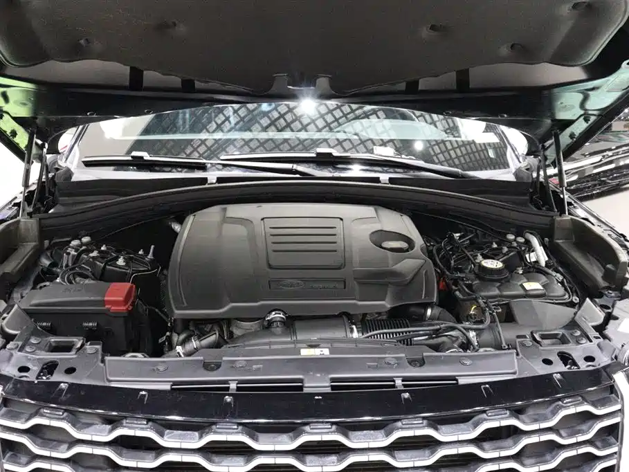 Land Rover Range Rover Velar 2023 — фото 24