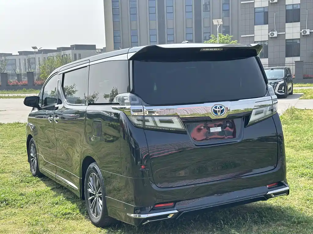 Toyota Vellfire 2021 — фото 9