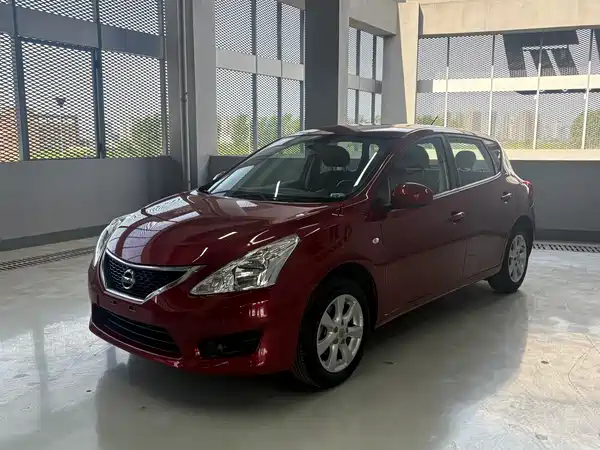 Nissan Tiida 2014