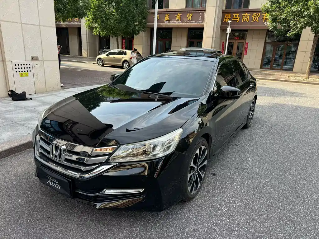 Honda Accord 2015 — фото 1