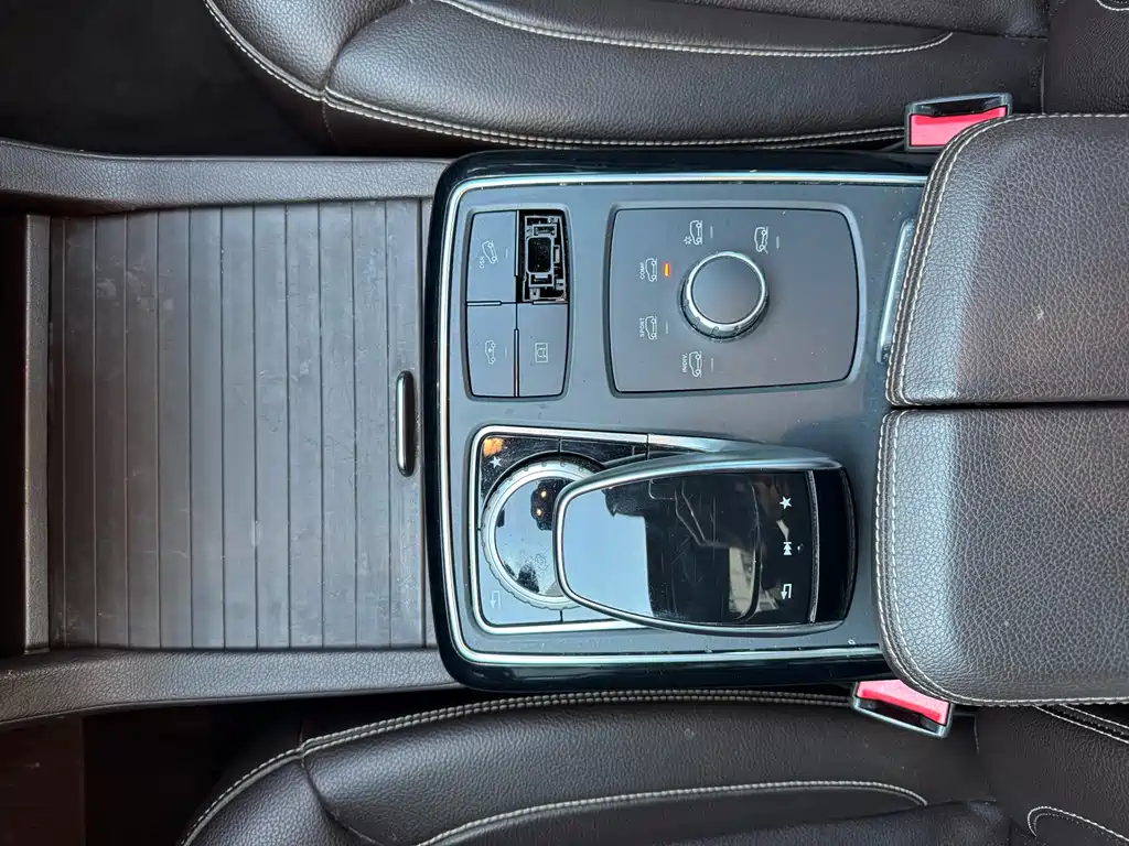 Mercedes-Benz GLS 2018 — фото 18
