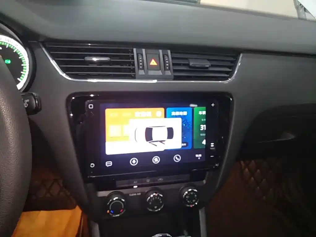 Skoda Octavia 2020 — фото 13