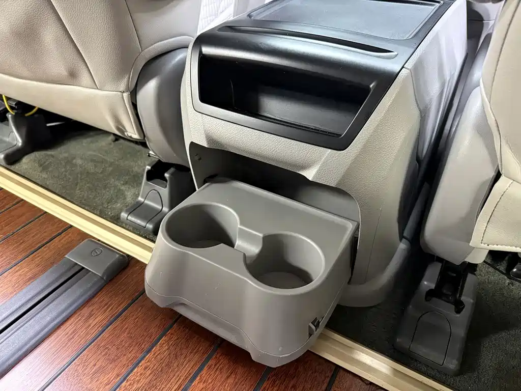Toyota Sienna 2015 — фото 22