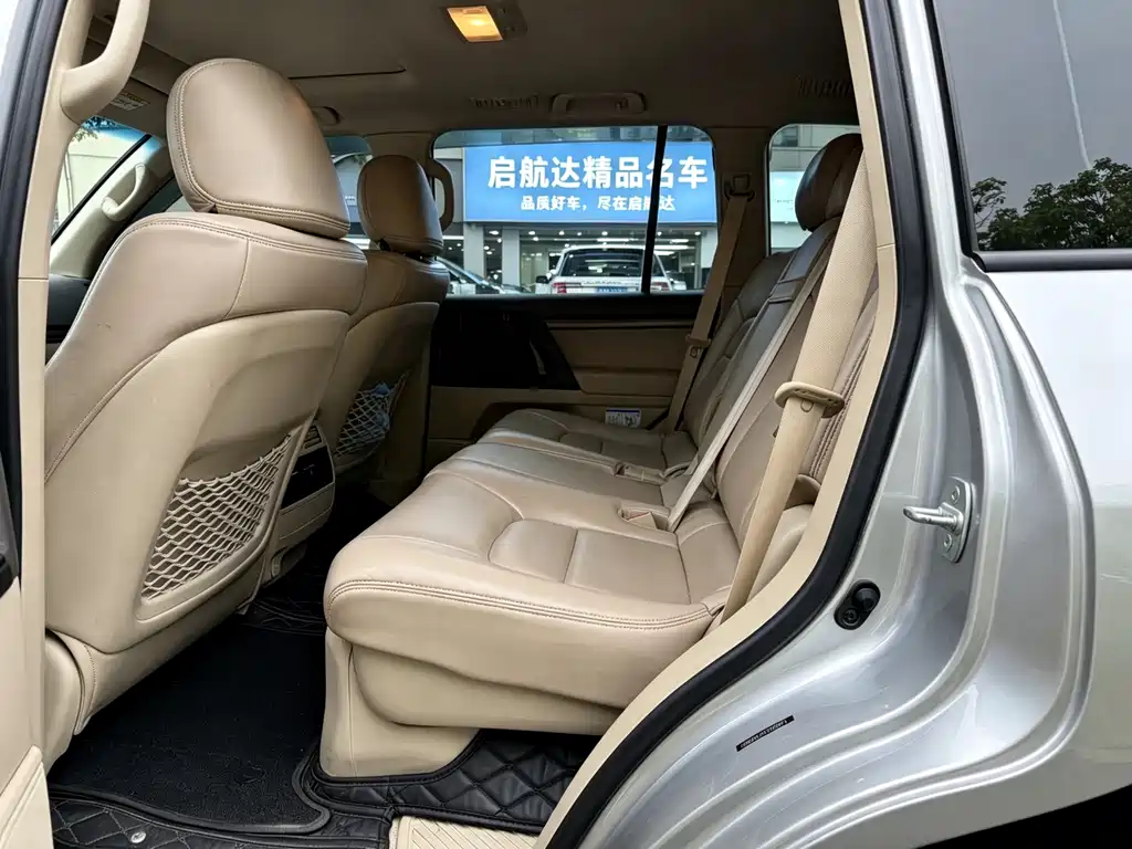 Toyota Land Cruiser 2020 — фото 10