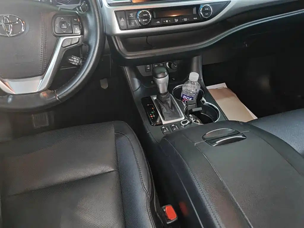 Toyota Highlander 2020 — фото 14