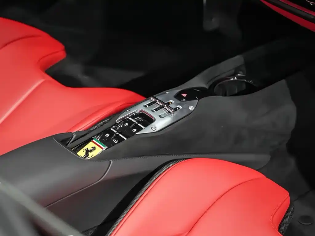 Ferrari SF90 2024 — фото 10