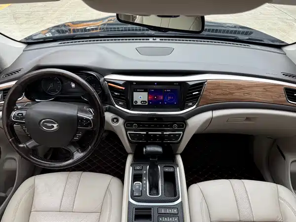 GAC Trumpchi GS8 2017