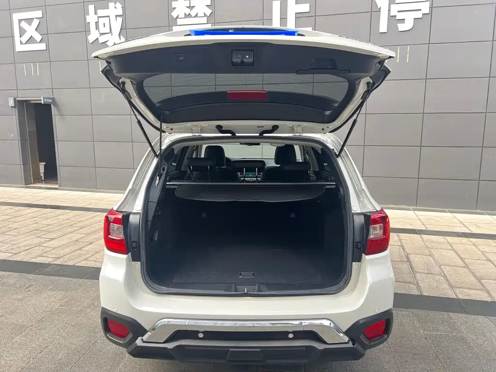 Subaru Outback 2017 — фото 10