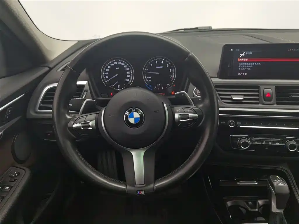 BMW 1 Series 2019 — фото 11
