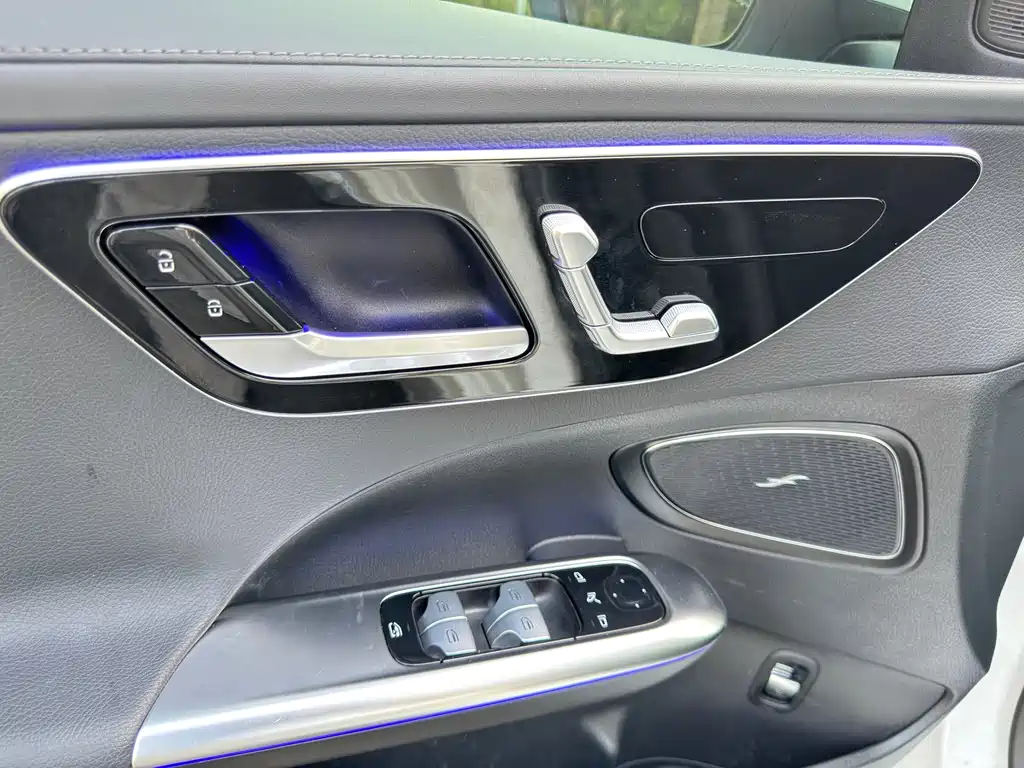 Mercedes-Benz C-Class 2025 — фото 13