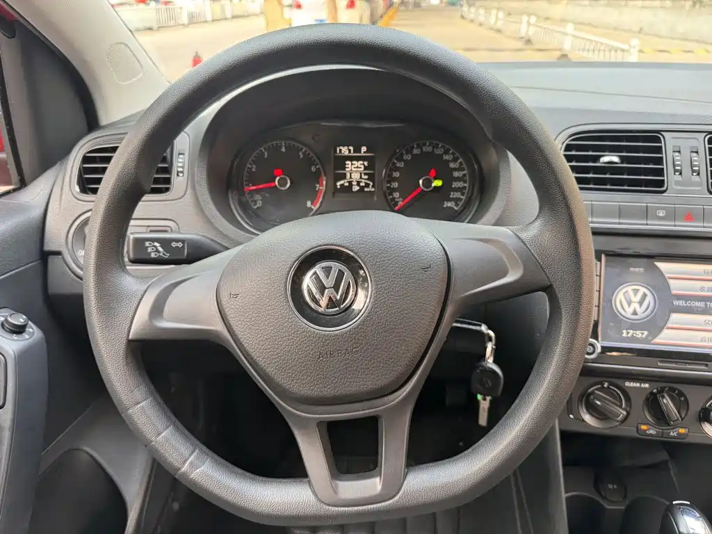Volkswagen Polo 2016 — фото 3