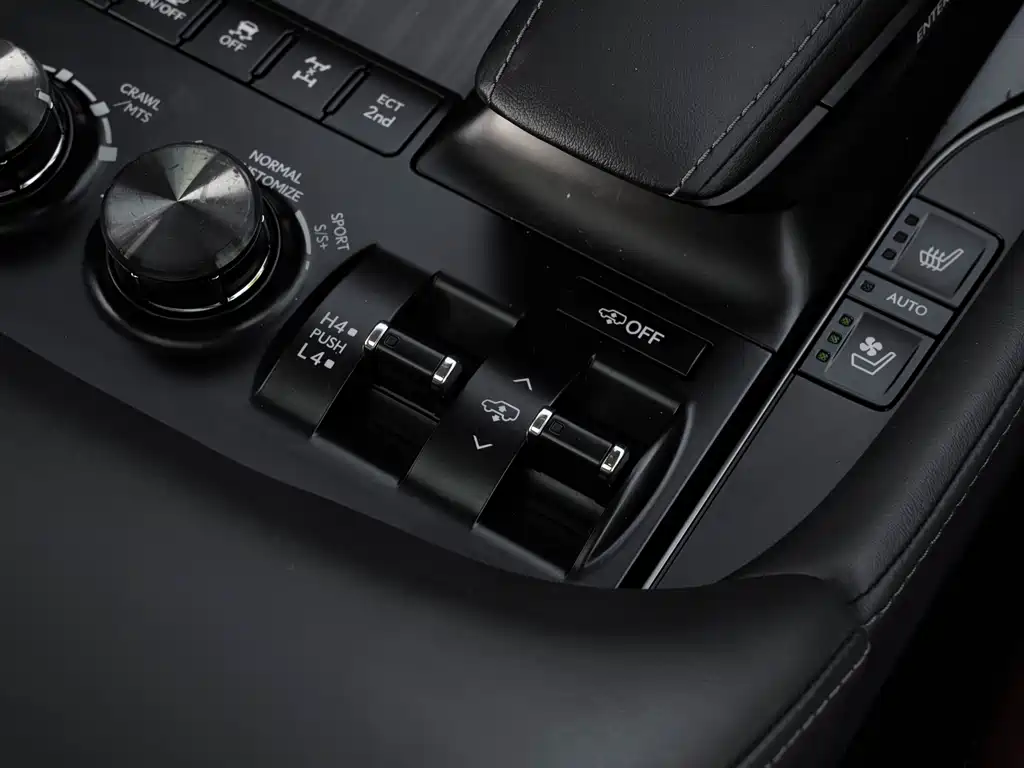 Lexus LX 2022 — фото 15