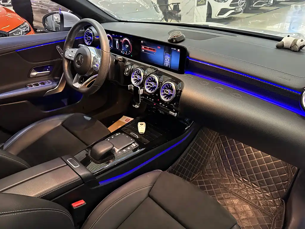 Mercedes-Benz A-Class 2021 — фото 6