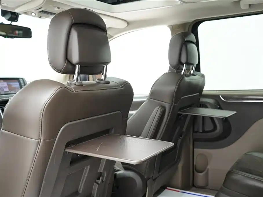 Chrysler Grand Voyager 2017 — фото 12