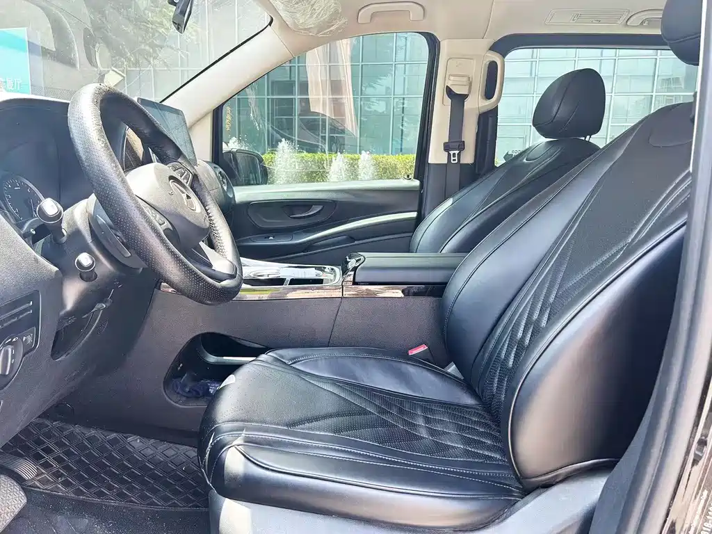 Mercedes-Benz Vito 2023 — фото 11