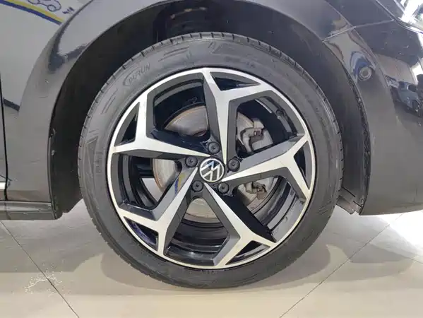Volkswagen Passat 2023