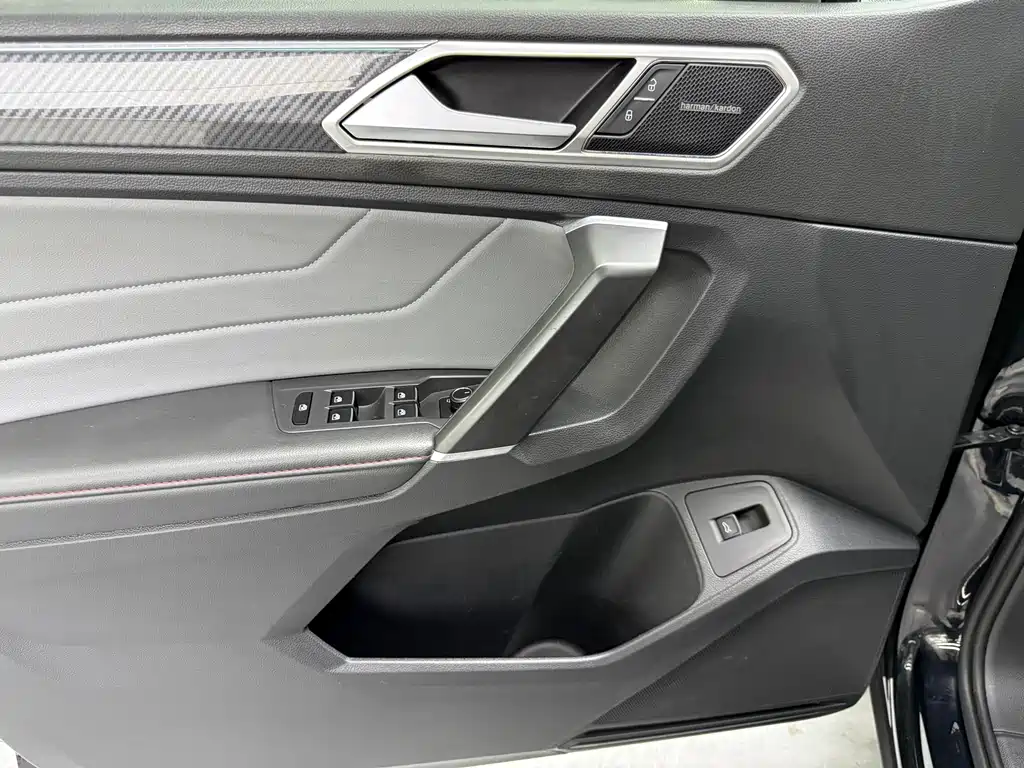 Volkswagen Tiguan L 2022 — фото 11