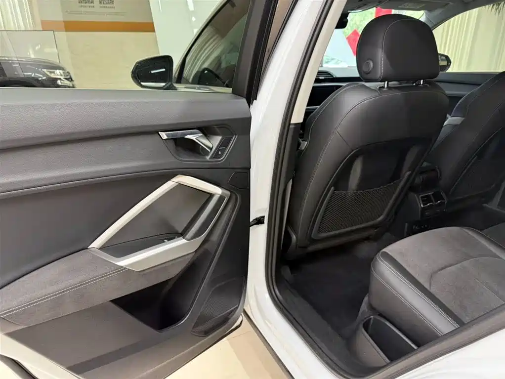 Audi Q3 2023 — фото 17