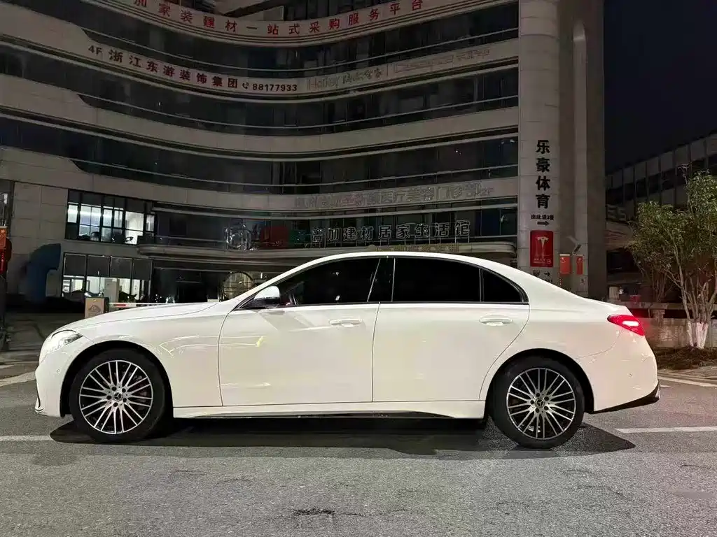 Mercedes-Benz C-Class 2023