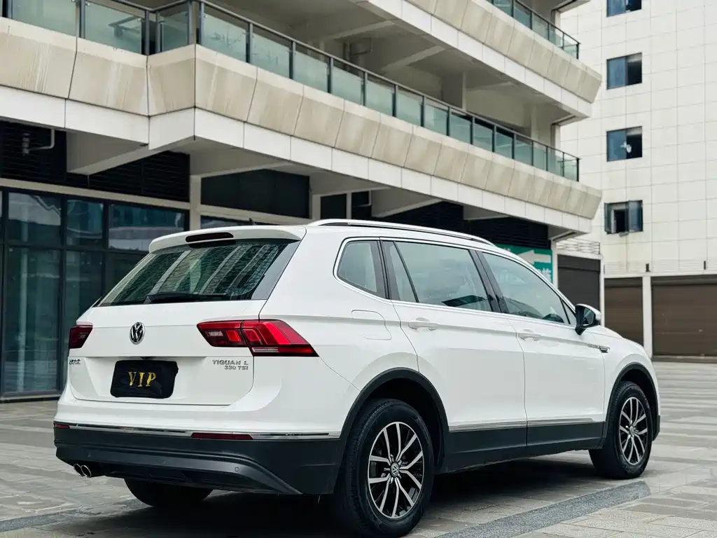 Volkswagen Tiguan L 2018 — фото 8