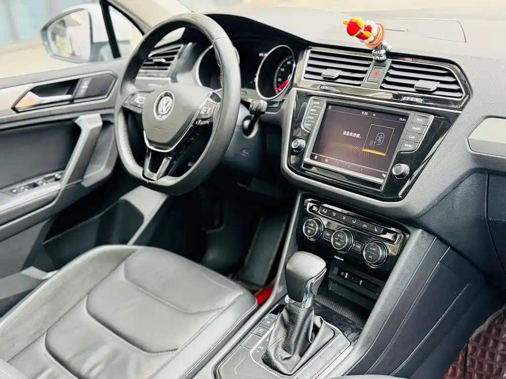 Volkswagen Tiguan L 2018 — фото 9