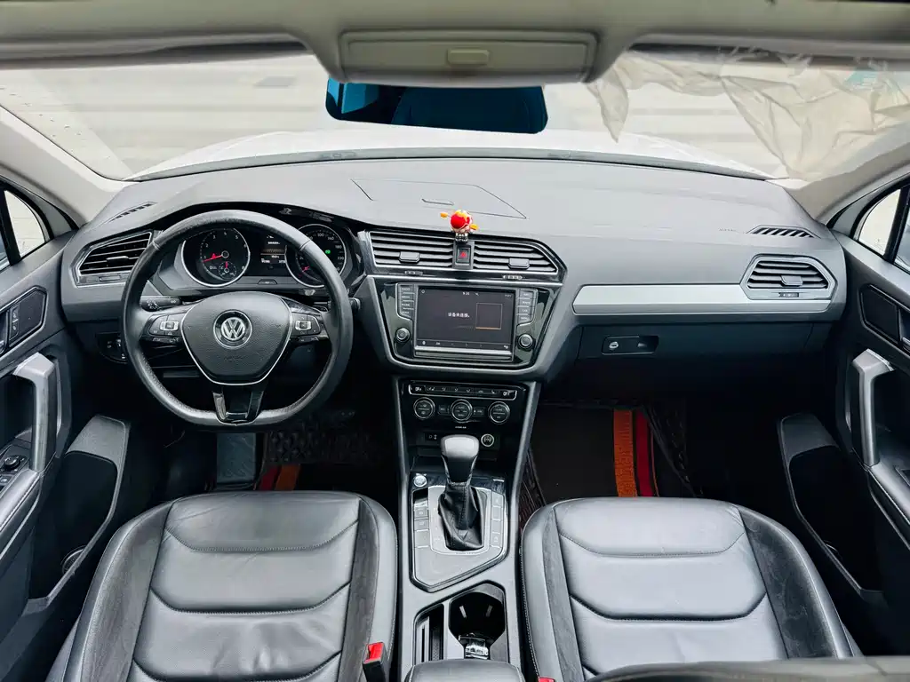 Volkswagen Tiguan L 2018 — фото 10