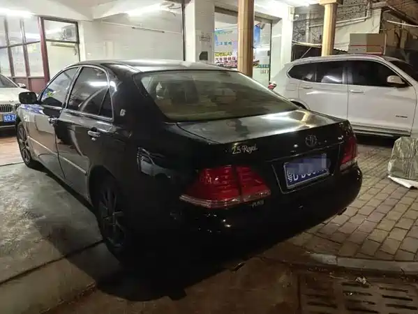 Toyota Crown 2009