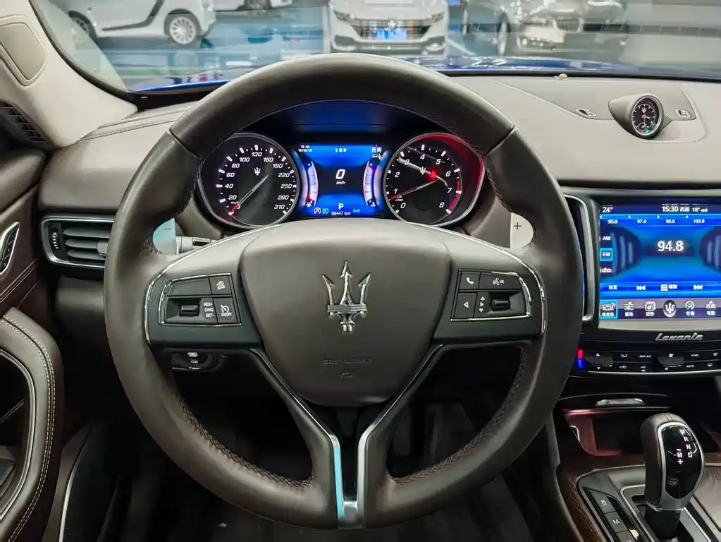 Maserati Levante 2017 — фото 31