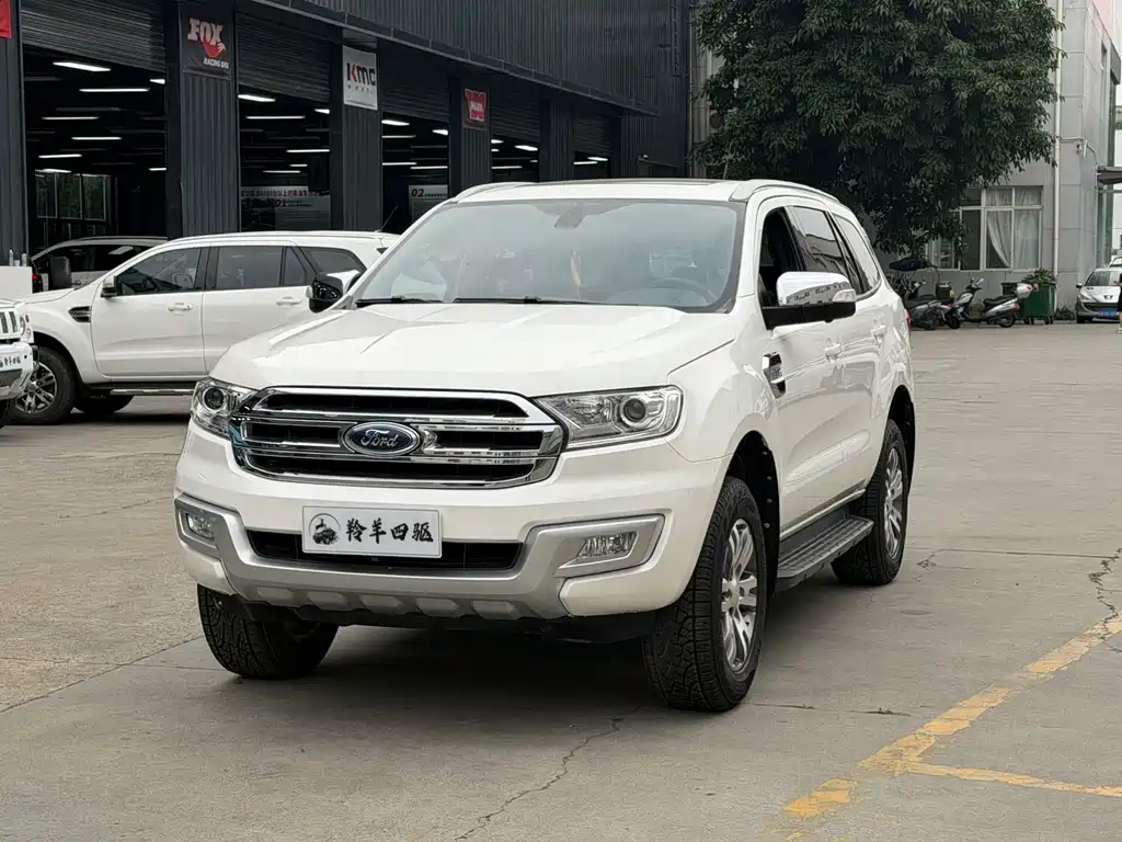 Ford Everest 2017 — фото 1