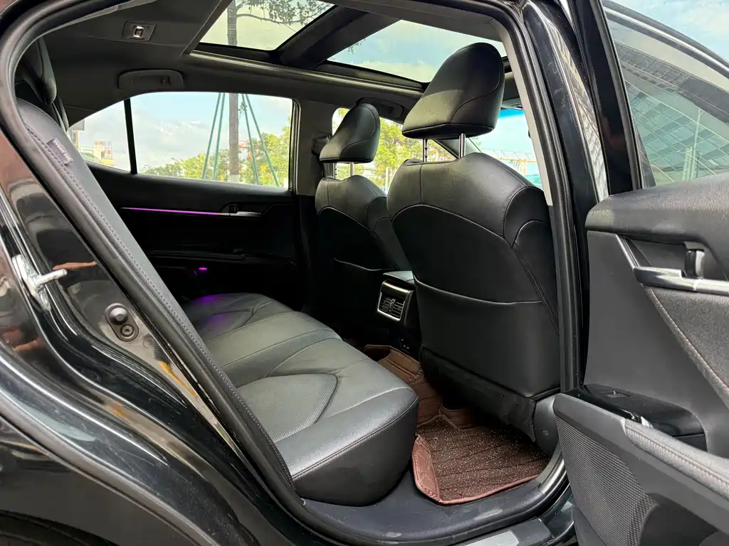 Toyota Camry 2021 — фото 11