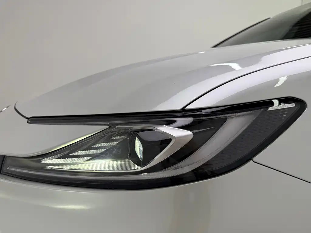 Toyota Camry 2026 — фото 11