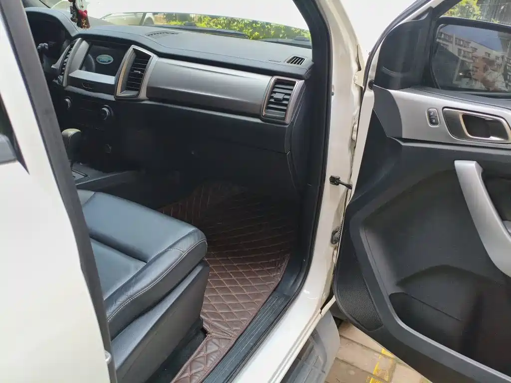Ford Everest 2018 — фото 19