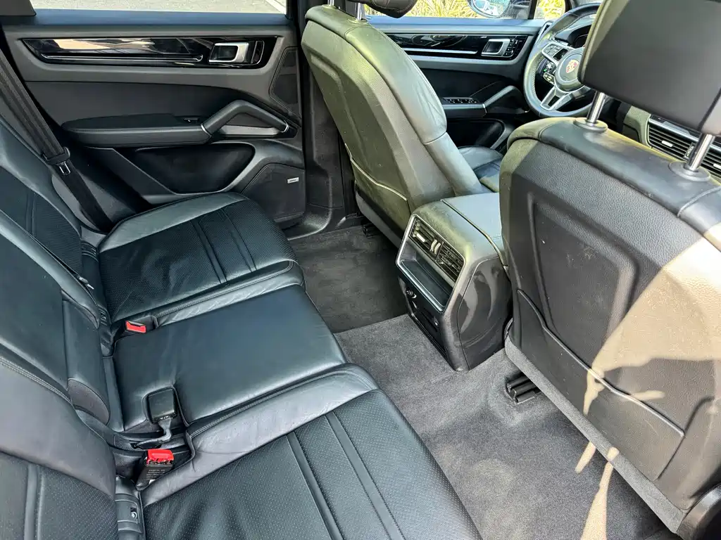 Porsche Cayenne 2019 — фото 14
