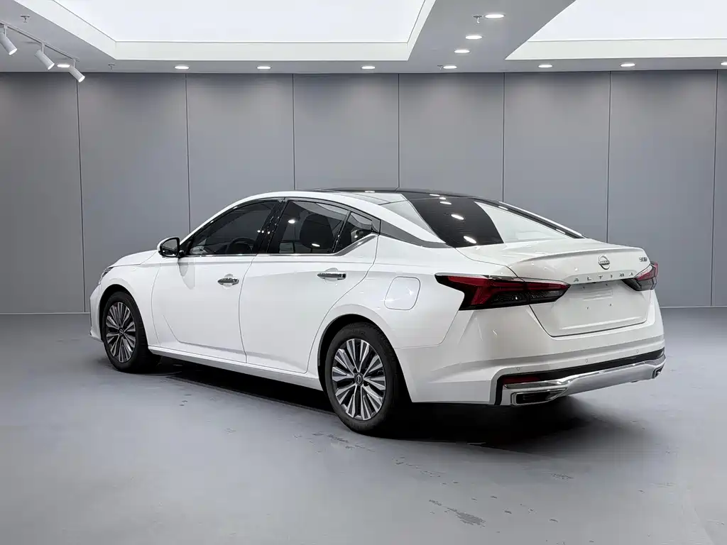 Nissan Teana 2023 — фото 4